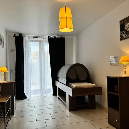 La Marquise Duplex 2 Ch Avec Terrasse Et Climatisation * Socourt