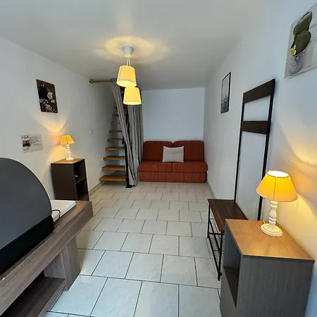 La Marquise Duplex 2 Ch Avec Terrasse Et Climatisation Apartment Socourt