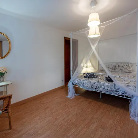 La Marquise Duplex 2 Ch Avec Terrasse Et Climatisation * Socourt